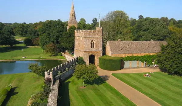 Broughton Walk, Oxfordshire