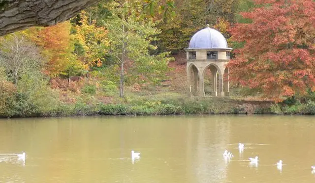 Benbow Pond Walks, Sussex