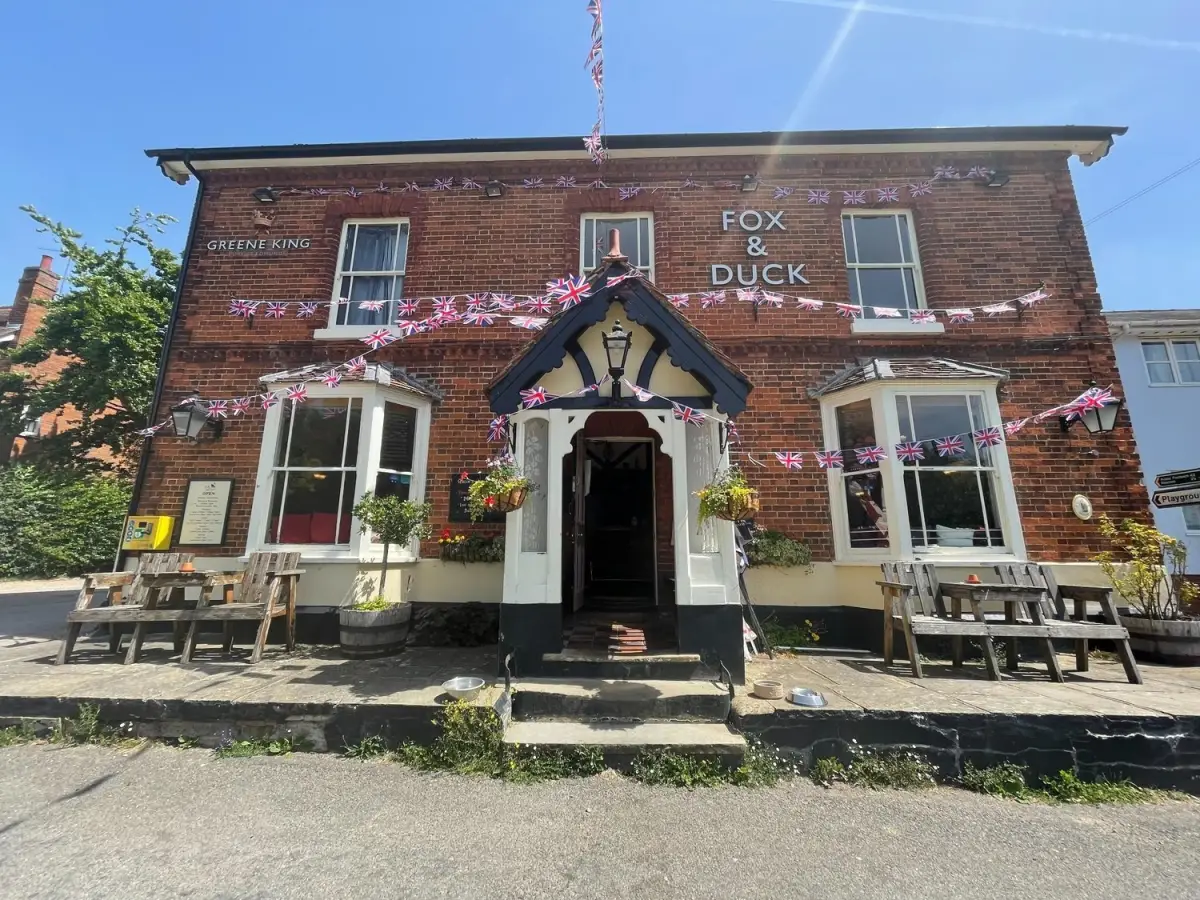 The Fox and Duck Pub Walk, Therfield - the pub