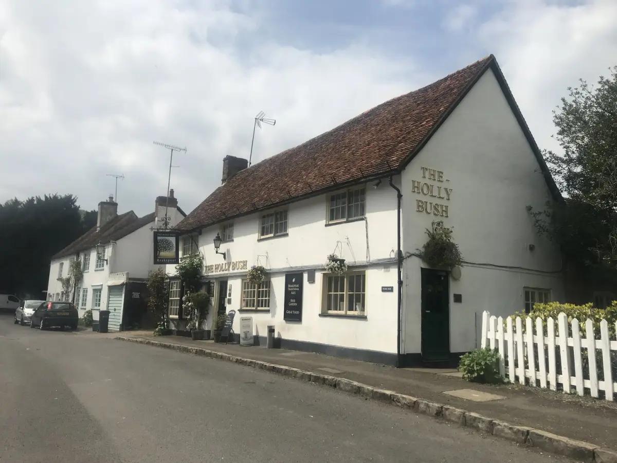 The Hollybush Pub Walk, Redbourn - the pub