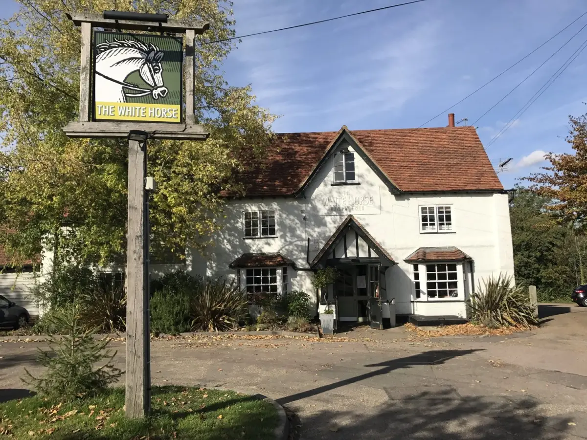 The White Horse Pub Walk, Burnham Green - the pub