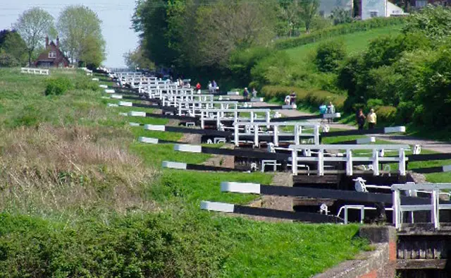 Caen Hill Locks Walk, Wiltshire