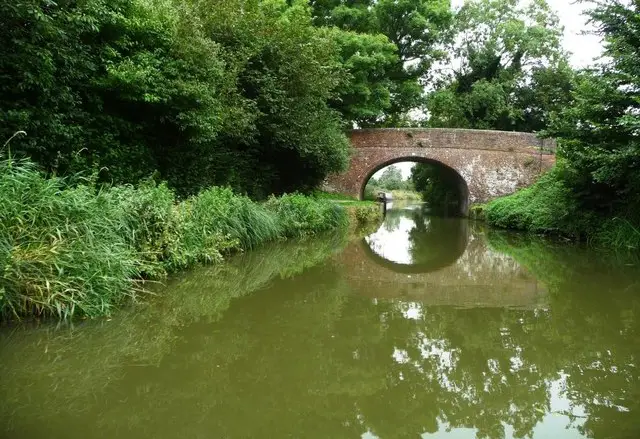 Kennet & Avon Canal Walk, Wiltshire